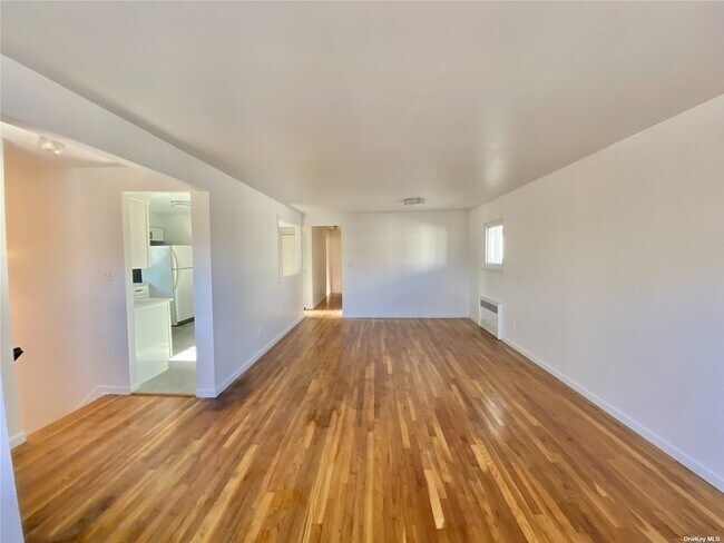 Building Photo - 54-20 Kissena Blvd