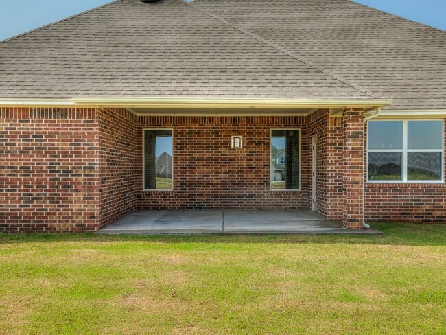 Building Photo - 9309 NW 145th Ct