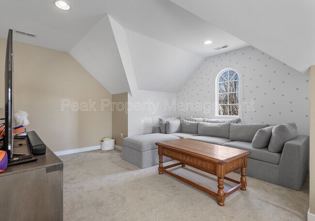 Building Photo - 9069 Brigadier Rd