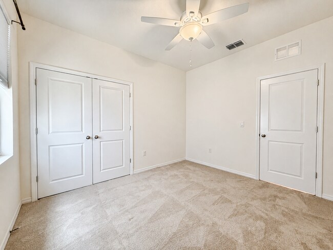 Building Photo - 12544 Shining Willow St