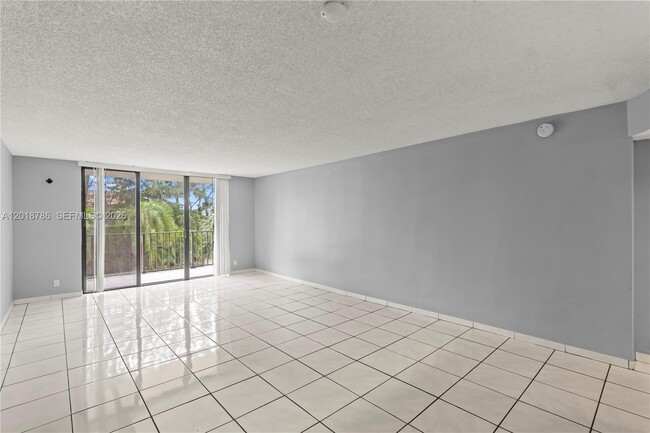 Building Photo - 18151 NE 31st Ct