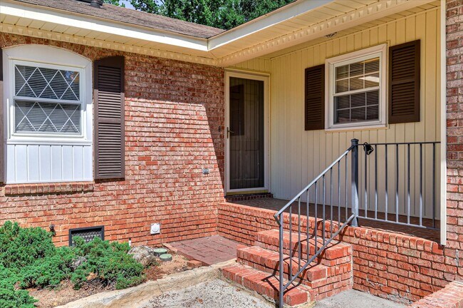 Building Photo - 2705 Bolling Rd