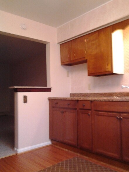Building Photo - 4320 Webster Ave