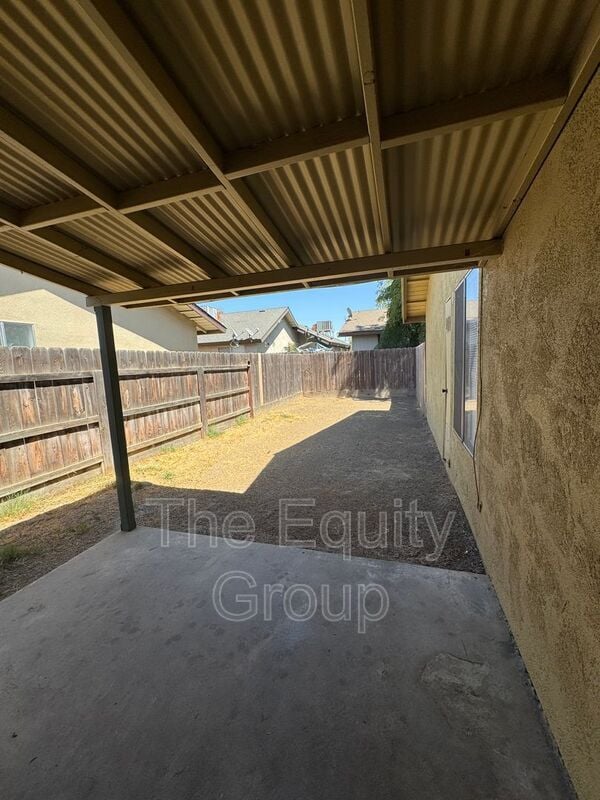 Building Photo - 2034 S Tracy Ct