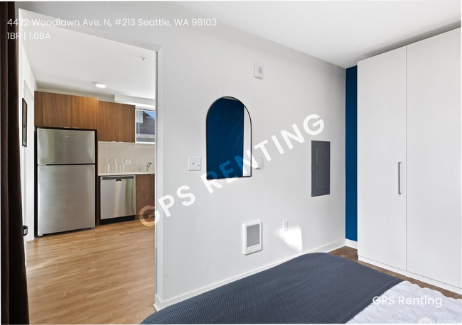 Building Photo - 4422 Woodlawn Ave N
