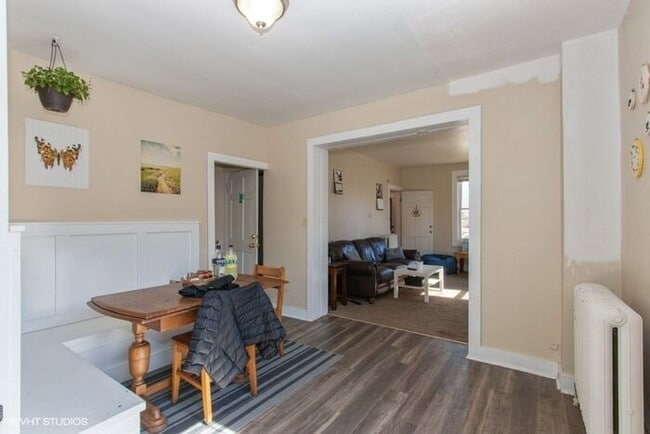 Building Photo - $3,400 | 4 Bedroom, 2 Bathroom House | Pet...