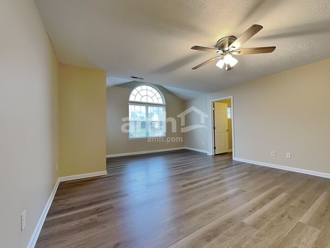 Building Photo - 10 Hunterbrook Ct