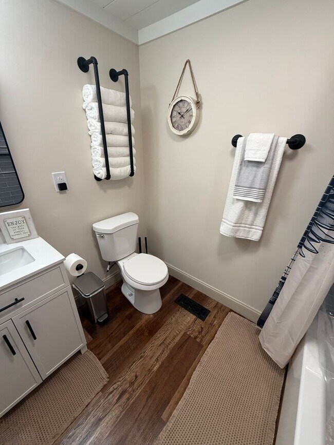 Building Photo - 2108 Veterans Dr