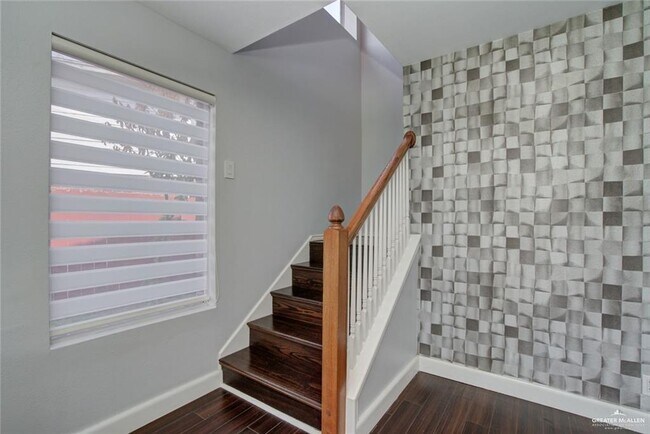 Building Photo - 41 San Fabian St