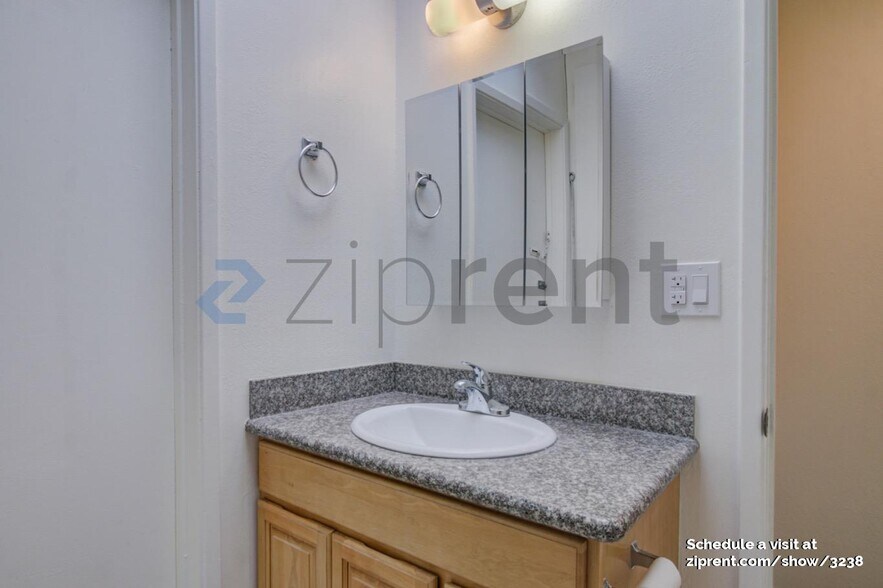 Building Photo - 468 90th St