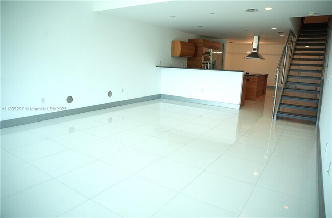 Building Photo - 2950 NE 188th St