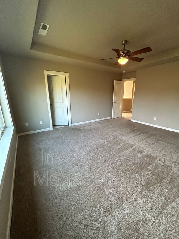 Building Photo - 510 N Horns Corner Dr