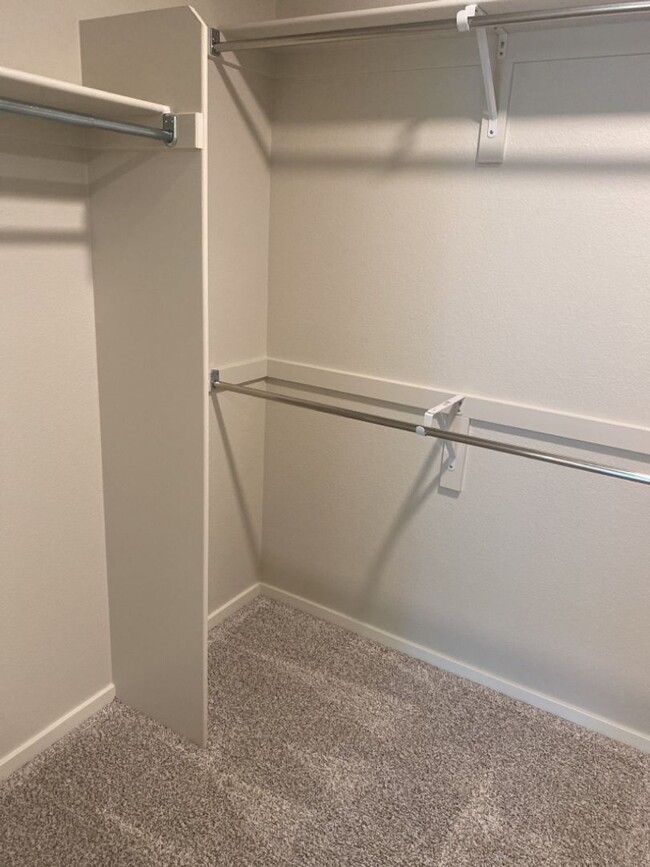 Building Photo - Beautiful 3 Bed/2.5 Bath Townhome with Att...