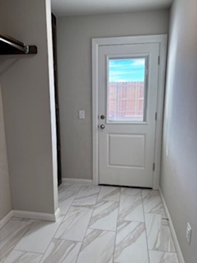 Building Photo - First Month Free! Beautiful New Home!