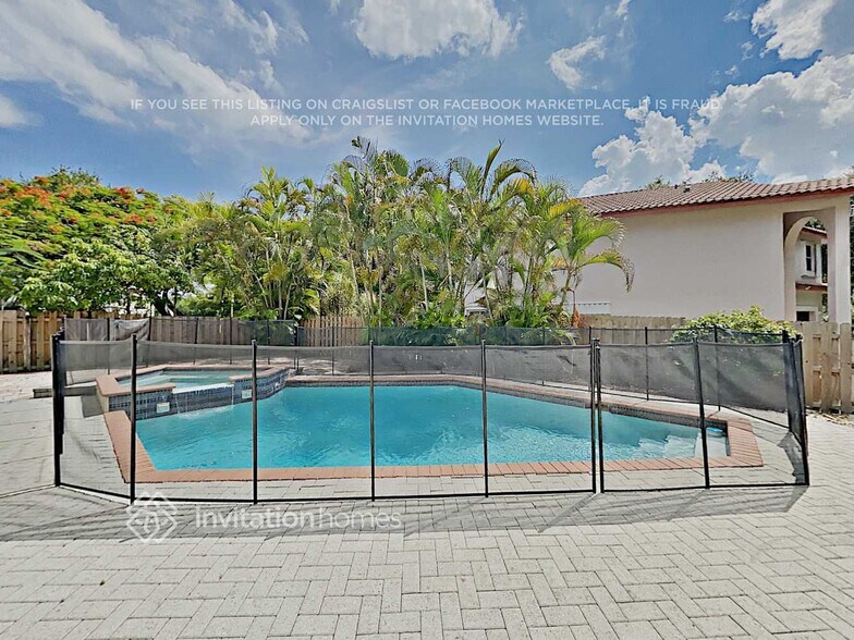 Building Photo - 5820 NW 60th St