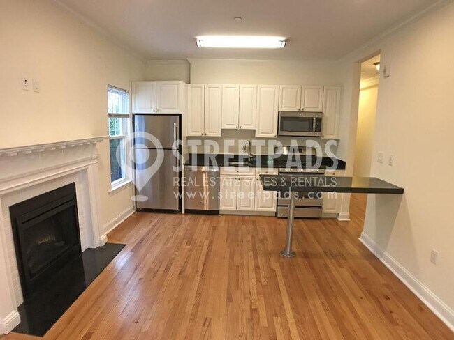 Building Photo - 3 bedroom in Cambridge MA 02138