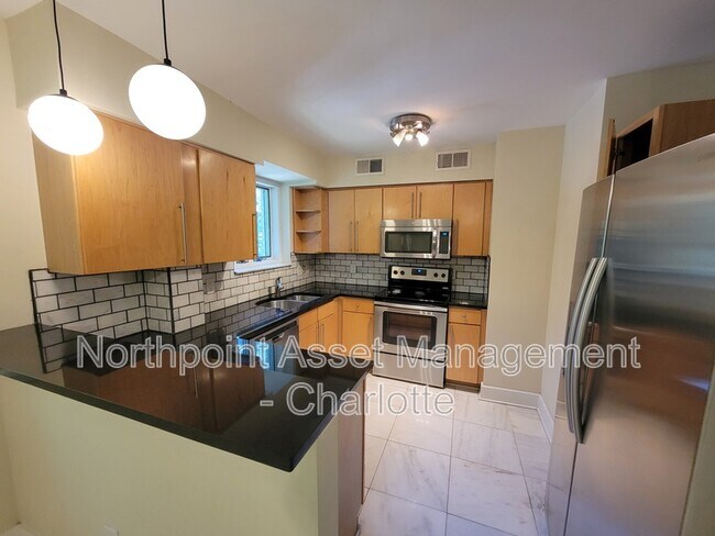 Building Photo - 207 N Dotger Ave