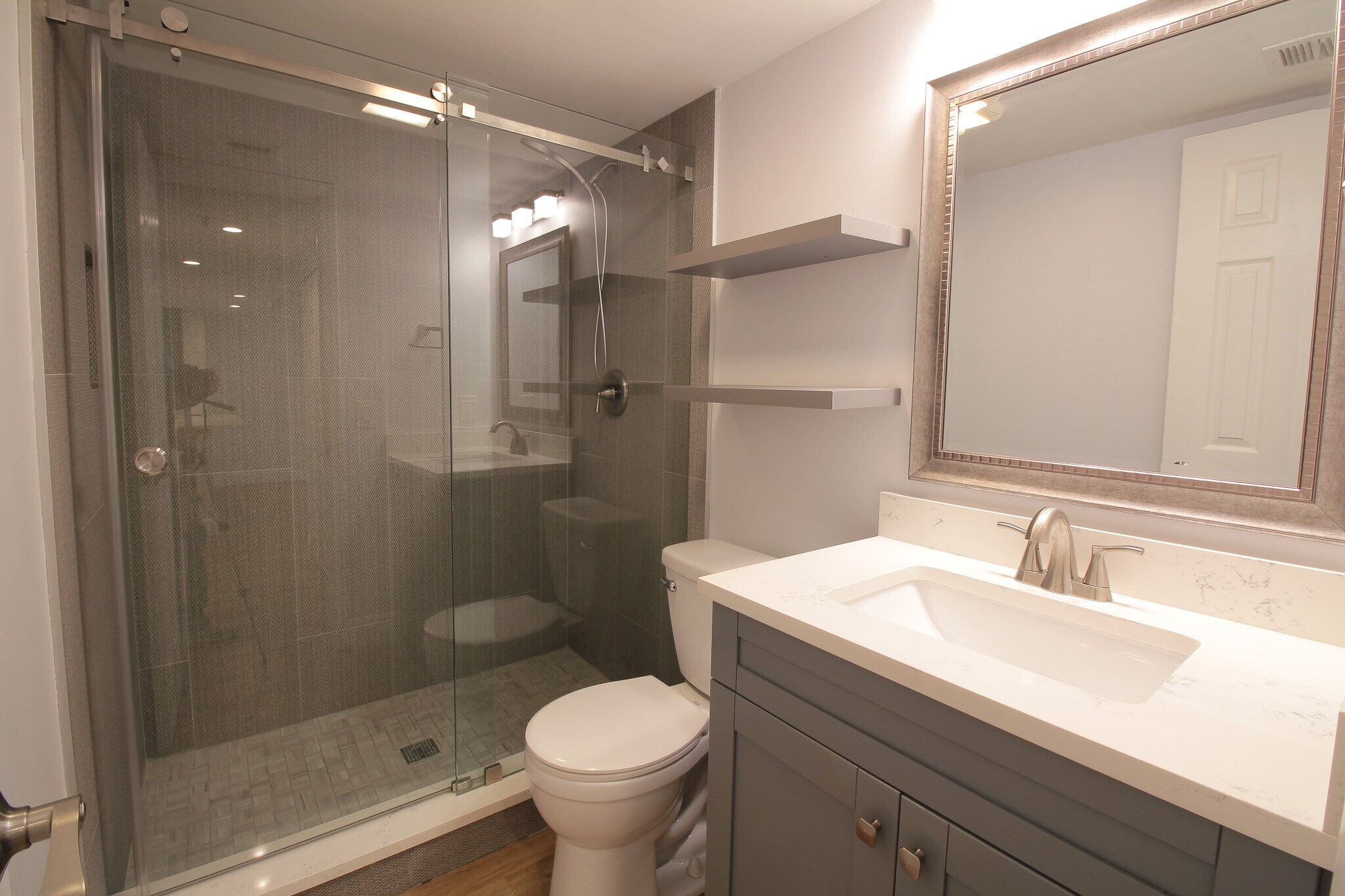 Building Photo - 6562 Boca del Mar Dr