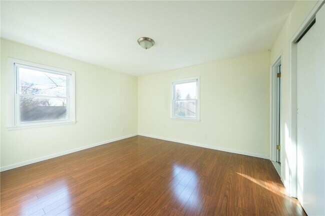 Building Photo - 1320 Mamaroneck Ave