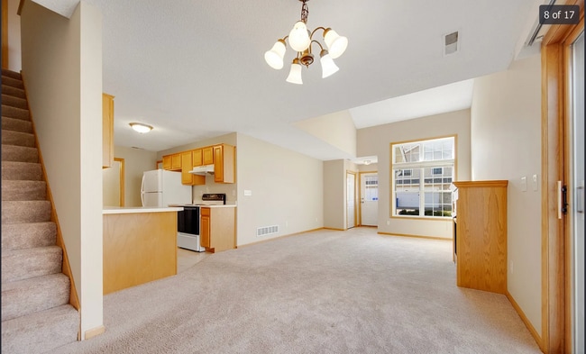 Building Photo - 601 Meadow Ln