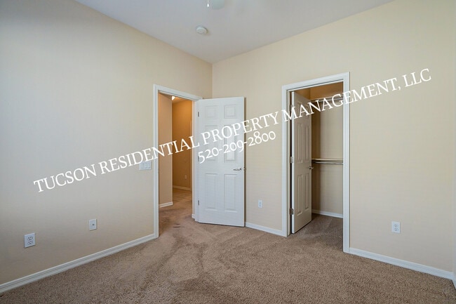 Building Photo - 6070 Wych Elm Pl