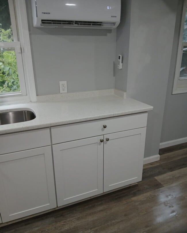 Building Photo - Private Basement Apartment with 2 Beds and...