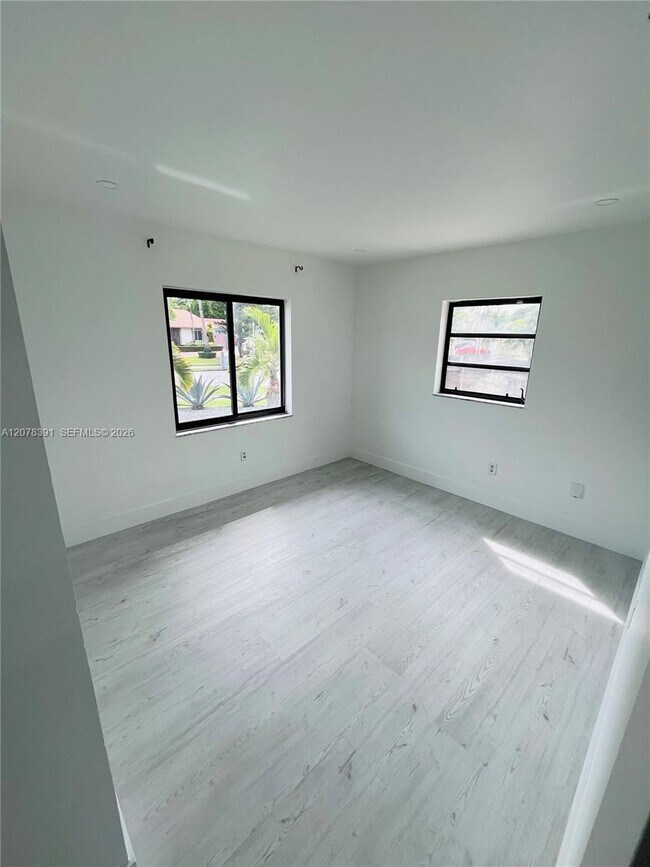 Building Photo - 1707 S Curlew Ln