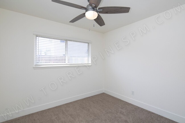 Building Photo - Spacious 4 Bedroom, 2 Bath Home with Priva...
