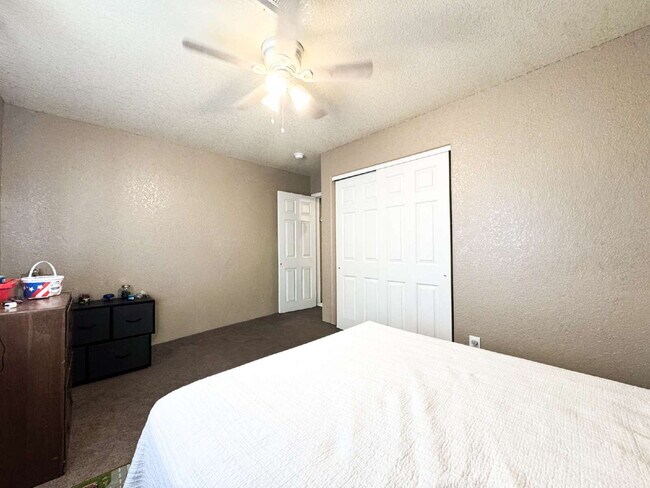 Building Photo - “Spacious 4-Bedroom, 2-Bath Home with Solar Panels in Yuma”