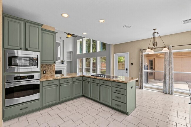 Building Photo - 2210 Bay Haven Way