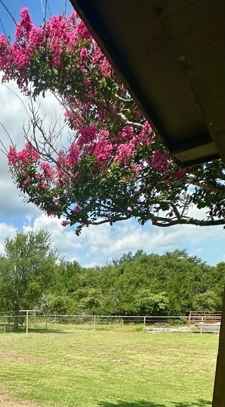 Building Photo - 122 Don Propp Rd