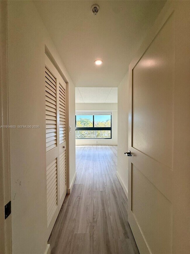 Building Photo - 2285 SW 27th St