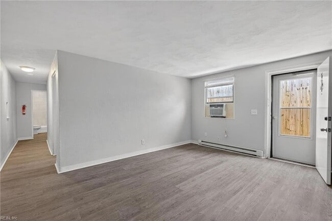 Building Photo - 315 15th St