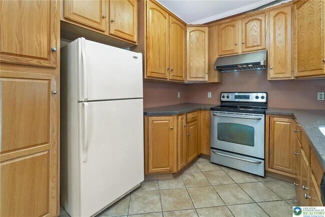 Building Photo - 537 Kemmerer Ln