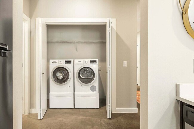 Building Photo - 2505 Thornton Rd