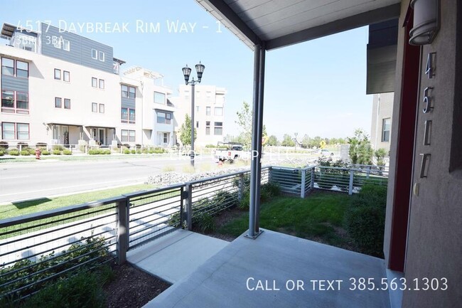 Building Photo - 4517 Daybreak Rim Way