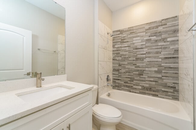 Building Photo - 398 Camellia Ct