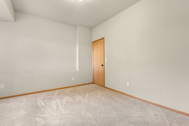 Building Photo - 2131- 2133 Yew Street