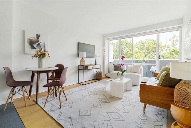 Building Photo - 29 Concord Ave