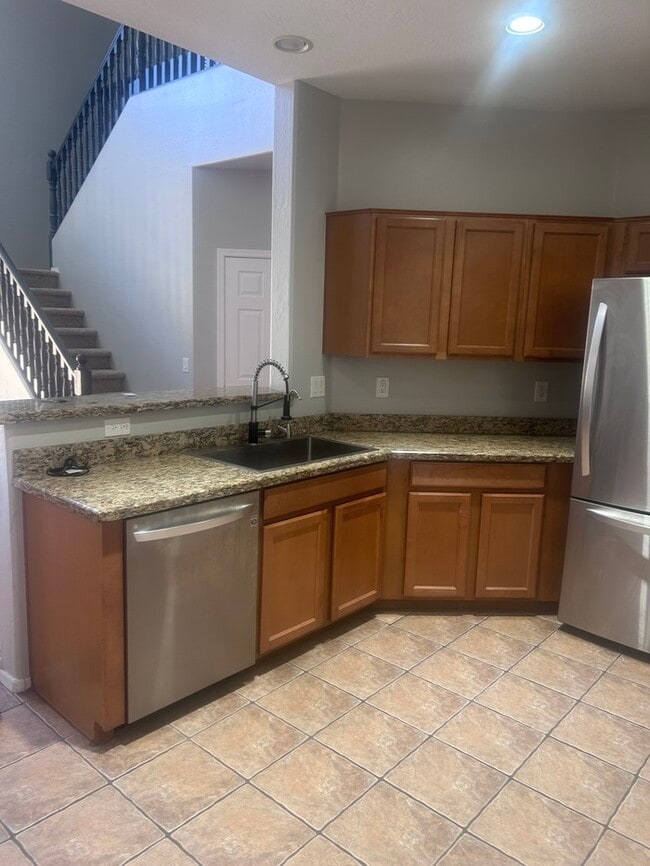 Primary Photo - 6609 S 57th Ave