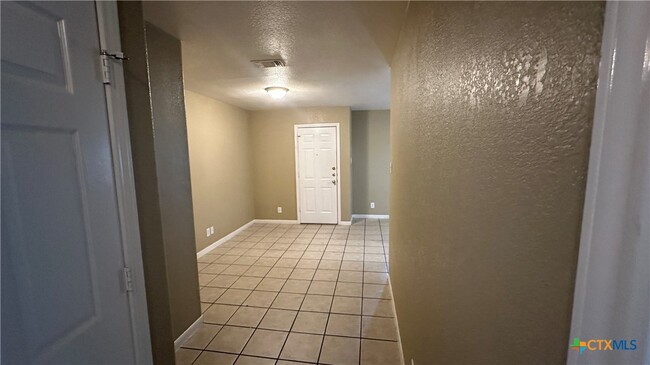 Building Photo - 3209 Baldwin Loop