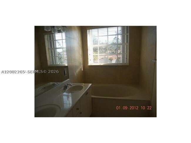 Building Photo - 8057 SW 118th Ct