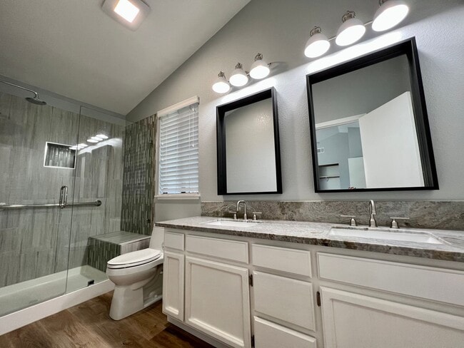 Building Photo - Beautiful 3 Bedroom Home in Roseville