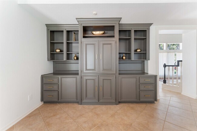 Building Photo - 5614 Whisper Ridge Dr