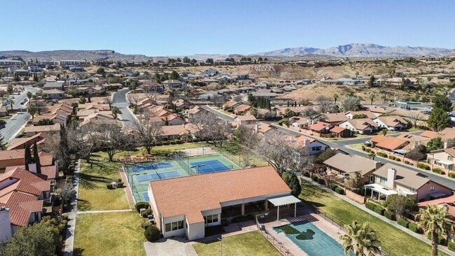 Building Photo - Single-Level Home in St. George with Community Pool, Gym, and More!