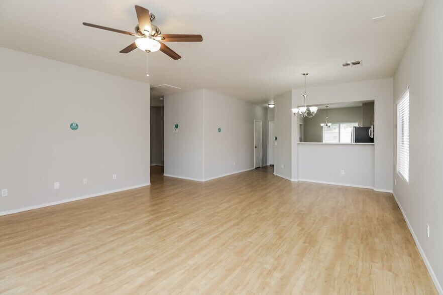 Building Photo - 10457 E Birchwood Ave