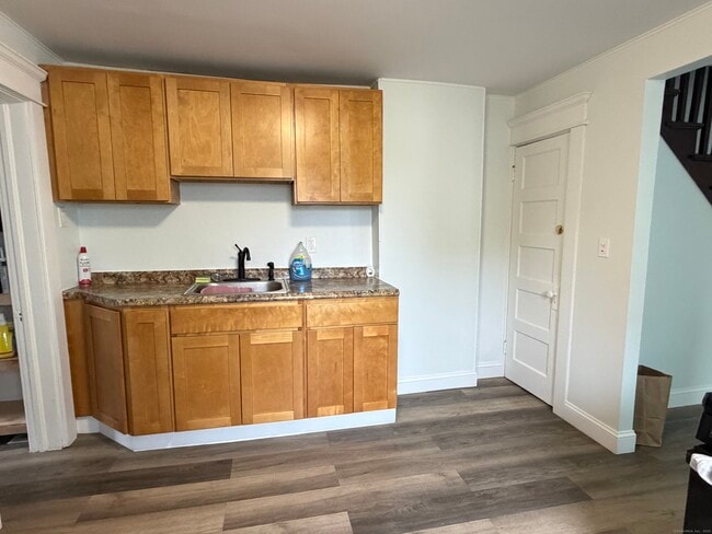 Building Photo - 105 Silver Ln