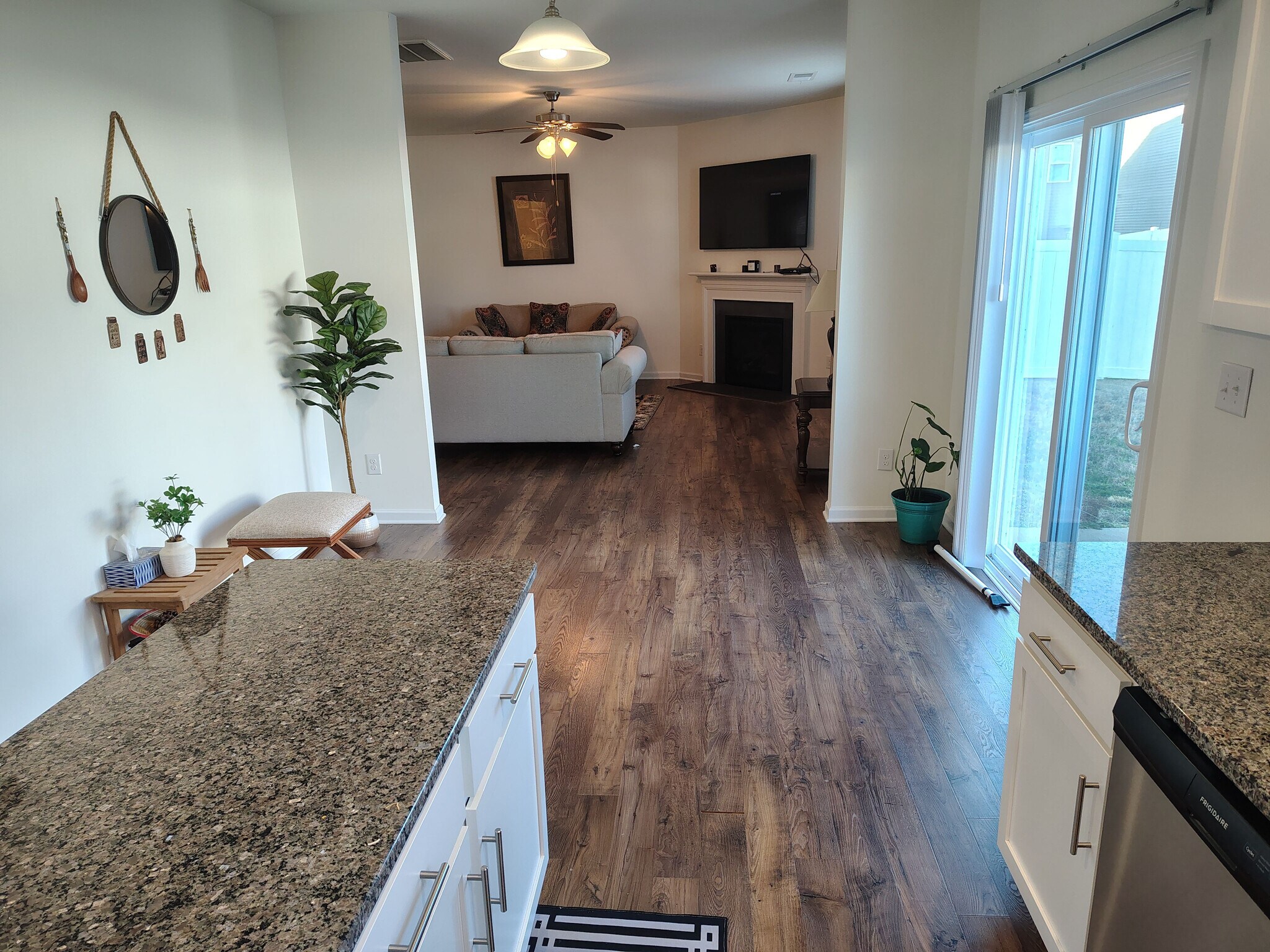 Building Photo - Room in House on Pennyroyal Wy