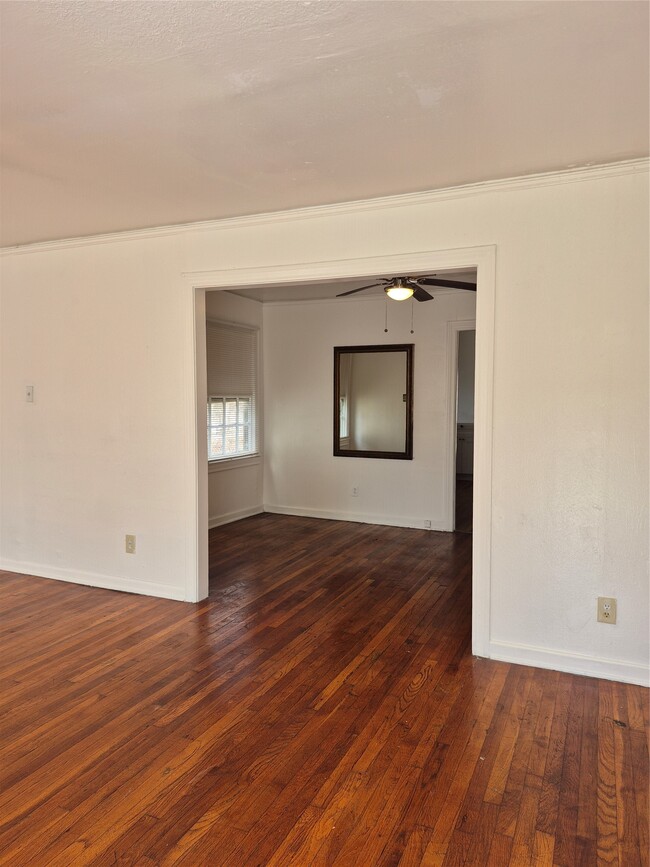 Building Photo - 3515 Ozark St