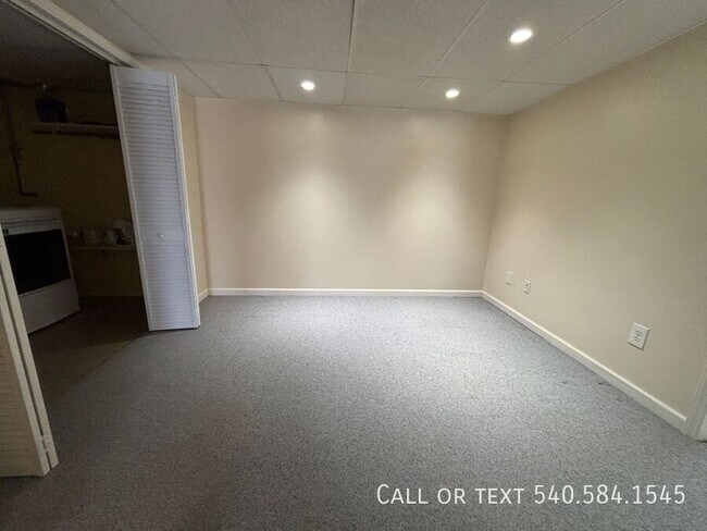 Building Photo - 3776 Kenwick Trail